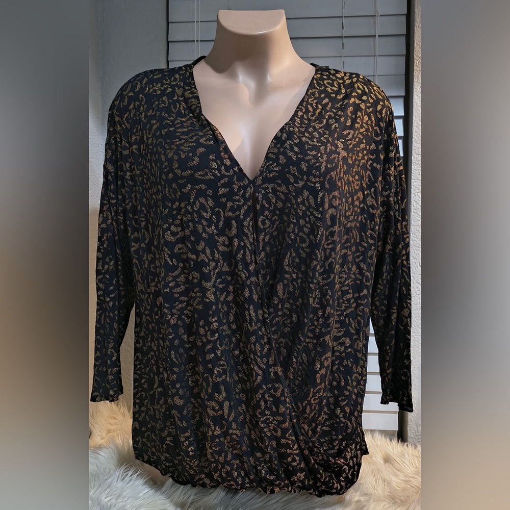 Jennifer Lopez Women’s 2X Top